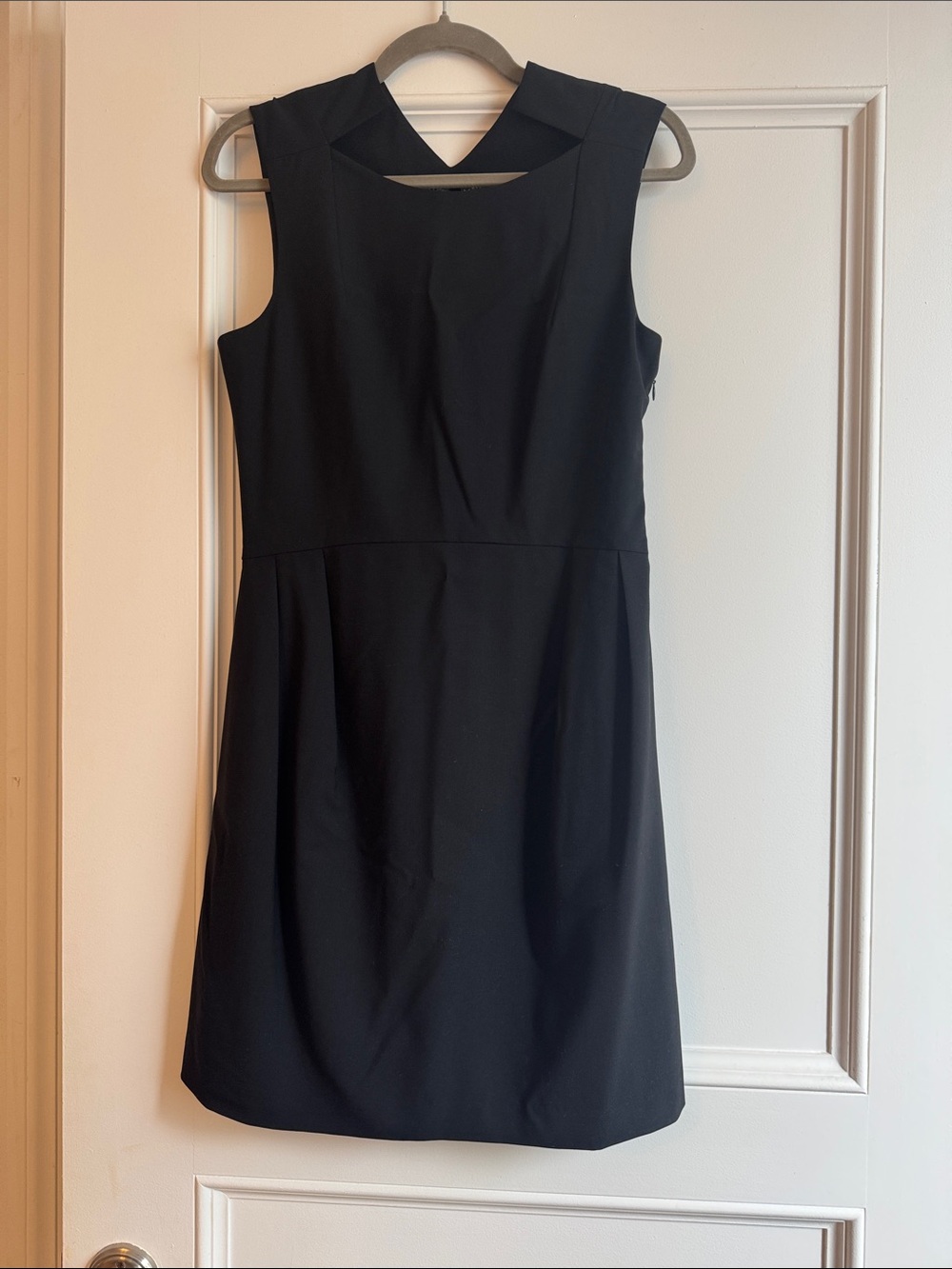 Theyskens’ Theory Classic Black Sleeveless Shift Dress Size 8 Like New